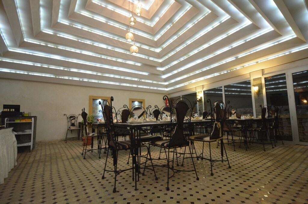 Hotel-Cafe-Restaurant Pyramides, Taza Exterior photo
